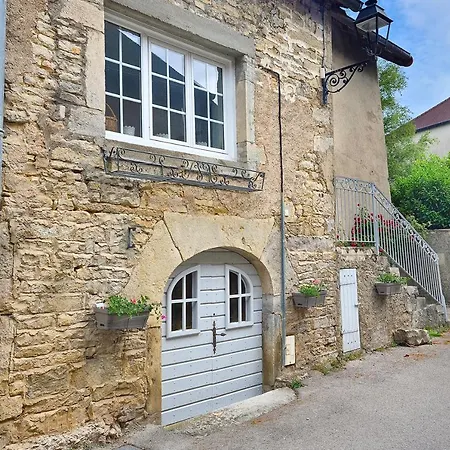 Holiday home Le Petit Cocon De Chalon